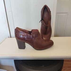 Clarks Women's Tan Leather Heeled Boots
